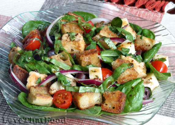 Tuscan Bread and Spinach Salad